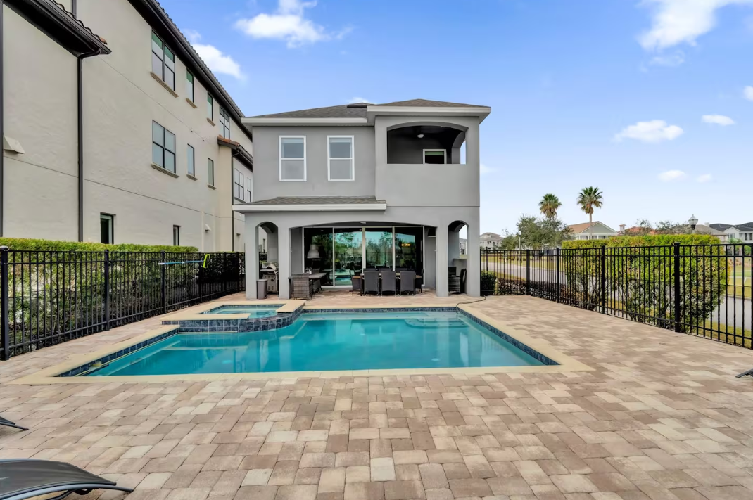 LISTING #2 – MODERATE TEAM HOME